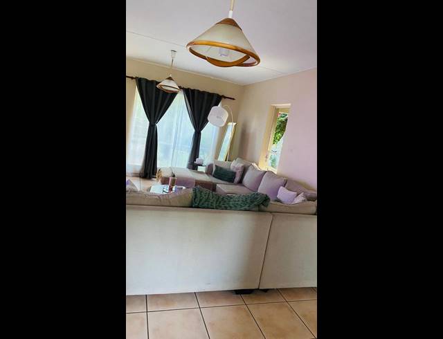 2 BEDROOM PROPERTY TO RENT IN HALFWAY GARDENS